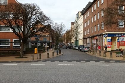 Straßenecke Kaiserstraße und Karlstal in Kiel-Gaarden