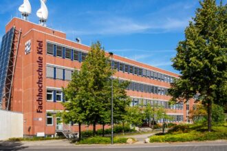 Hauptgebäude der Hochschule für angewandte Wissenschaften Kiel an der Grenzstraße