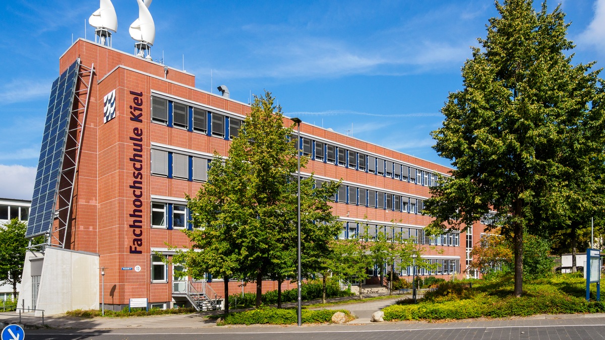 Hauptgebäude der Hochschule für angewandte Wissenschaften Kiel an der Grenzstraße