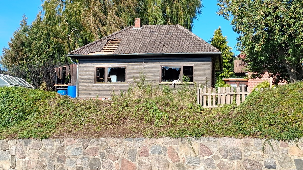 Ottendorf: Feuer greift auf Wohnhaus über