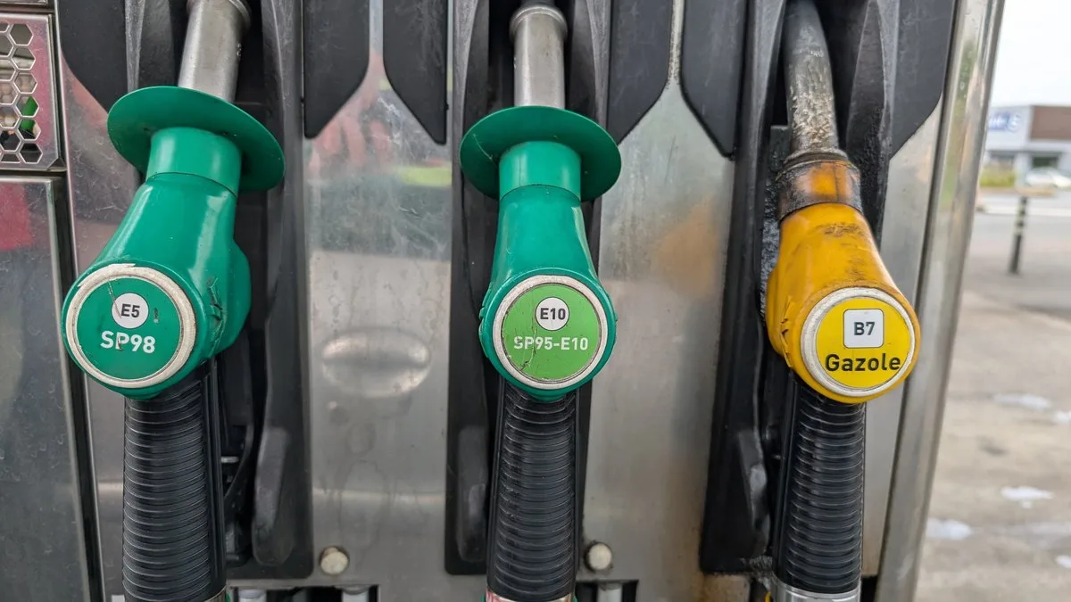 Generische Zapfsäule an einer Tankstelle (Symbolbild)